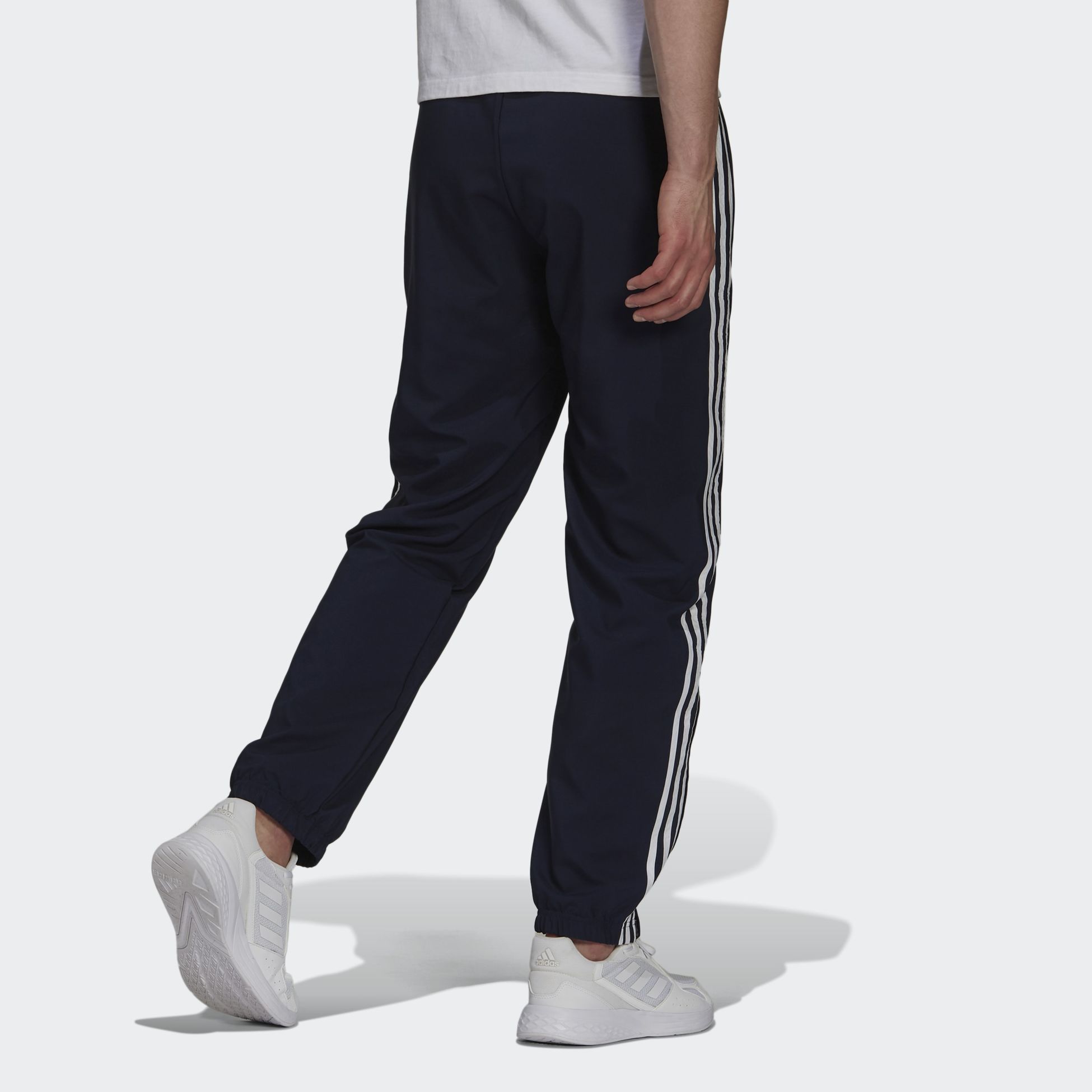 ADIDAS AEROREADY Essentials Samson 3-Stripes Tracksuit Bottoms pÃ¥ stadium.se